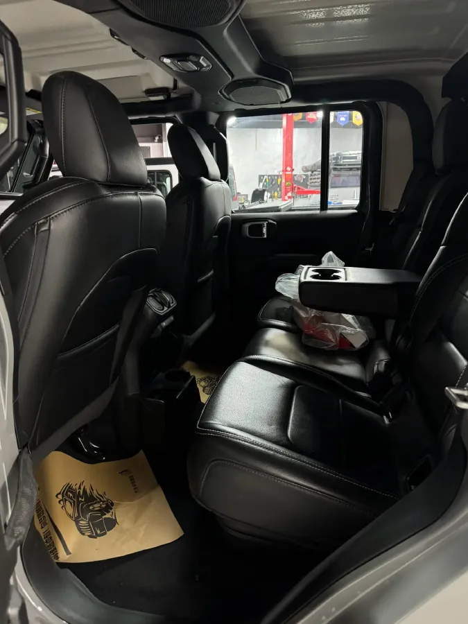 2025 Jeep Gladiator 3.6L 284HP V6 8AT,autocango,china used car exporter,china ev exporter,chinese used car exporter,chinese used ev exporter