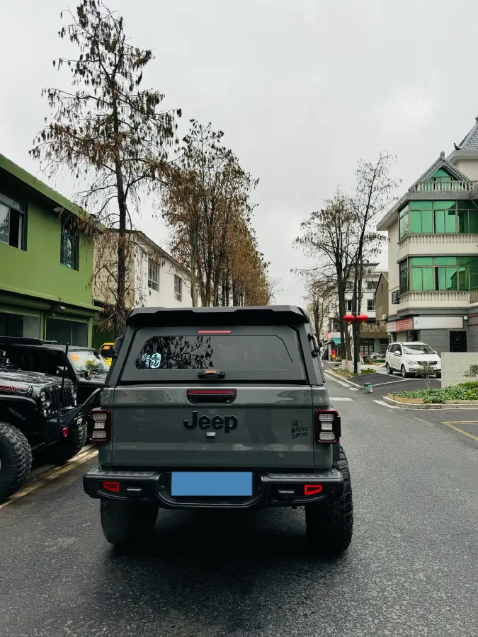 2025 Jeep Gladiator 3.6L 284HP V6 8AT,autocango,china used car exporter,china ev exporter,chinese used car exporter,chinese used ev exporter