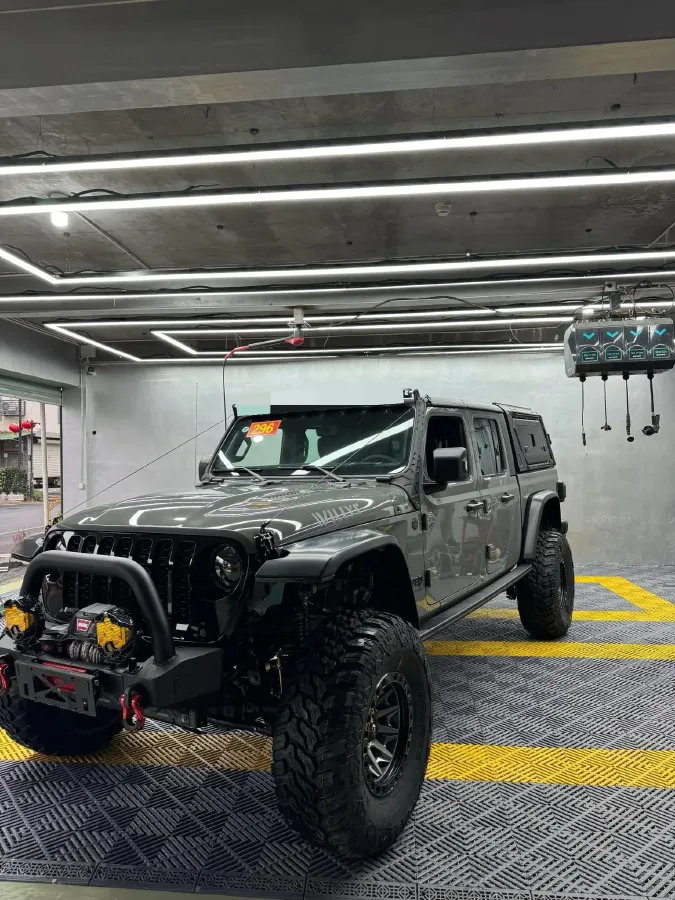 2025 Jeep Gladiator 3.6L 284HP V6 8AT,autocango,china used car exporter,china ev exporter,chinese used car exporter,chinese used ev exporter