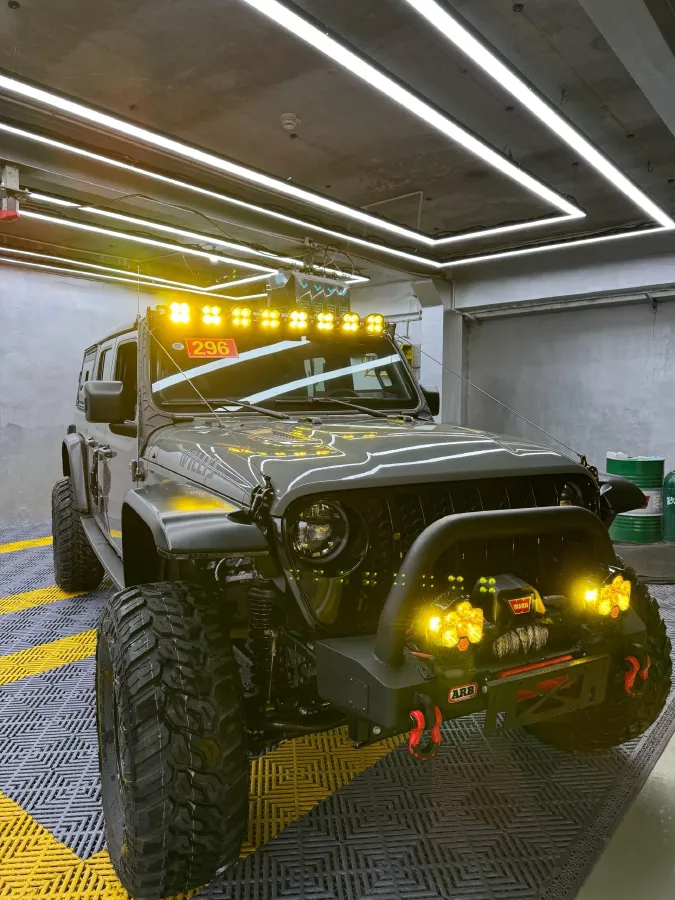 2025 Jeep Gladiator 3.6L 284HP V6 8AT,autocango,china used car exporter,china ev exporter,chinese used car exporter,chinese used ev exporter