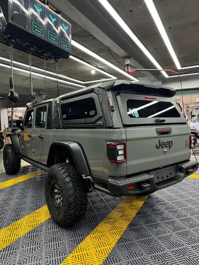 2025 Jeep Gladiator 3.6L 284HP V6 8AT,autocango,china used car exporter,china ev exporter,chinese used car exporter,chinese used ev exporter