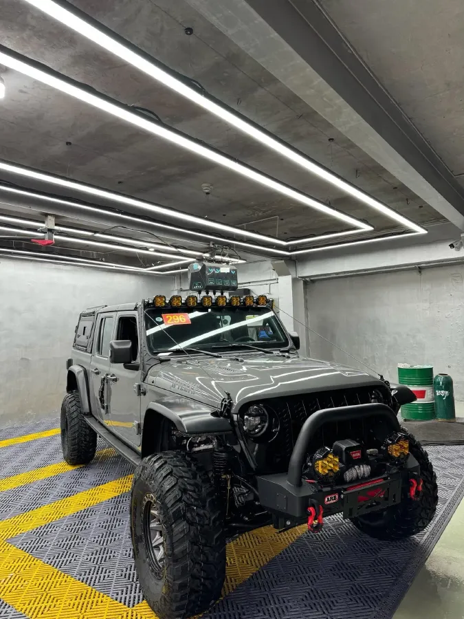 2025 Jeep Gladiator 3.6L 284HP V6 8AT,autocango,china used car exporter,china ev exporter,chinese used car exporter,chinese used ev exporter