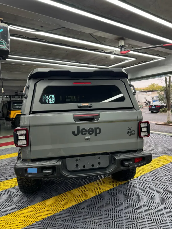 2025 Jeep Gladiator 3.6L 284HP V6 8AT,autocango,china used car exporter,china ev exporter,chinese used car exporter,chinese used ev exporter
