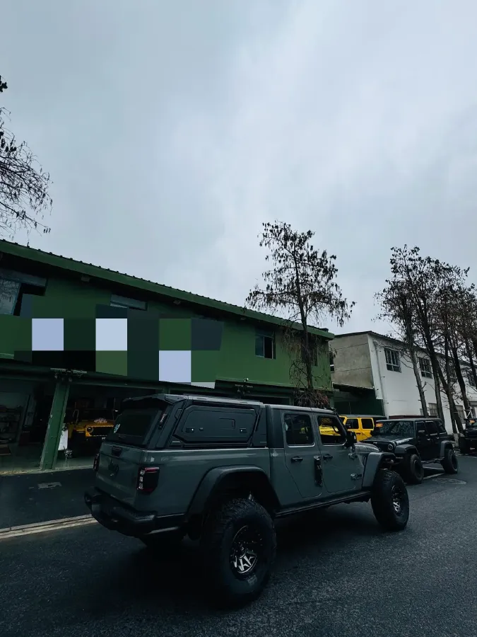 2025 Jeep Gladiator 3.6L 284HP V6 8AT,autocango,china used car exporter,china ev exporter,chinese used car exporter,chinese used ev exporter