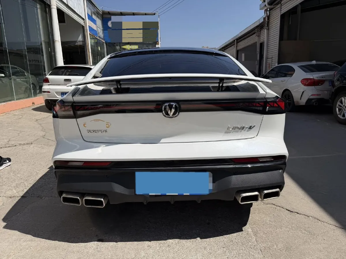 2024 ChangAn UNI-V 1.5T 188HP L4 7DCT,autocango,china used car exporter,china ev exporter,chinese used car exporter,chinese used ev exporter