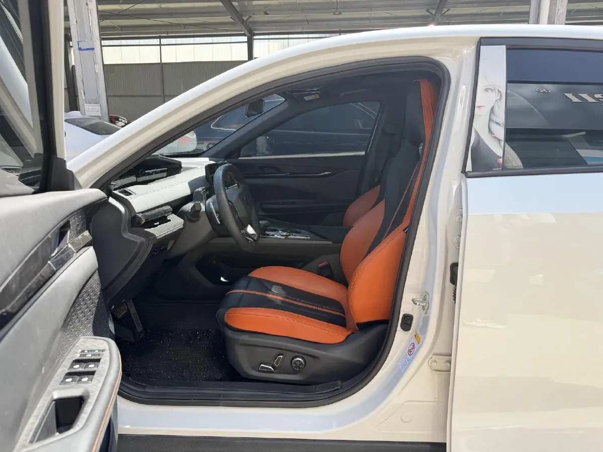 2024 ChangAn UNI-V 1.5T 188HP L4 7DCT,autocango,china used car exporter,china ev exporter,chinese used car exporter,chinese used ev exporter