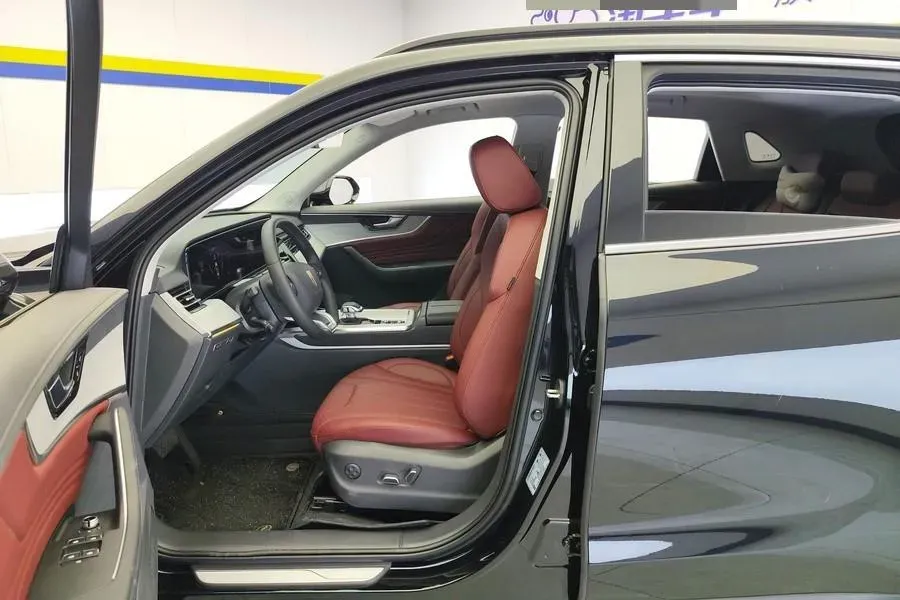 2025 HongQi HS5 2.0T 252HP L4 8AT,autocango,china used car exporter,china ev exporter,chinese used car exporter,chinese used ev exporter