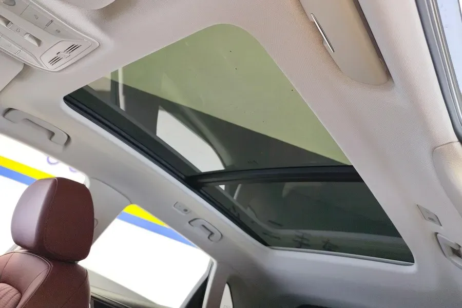 2025 HongQi HS5 2.0T 252HP L4 8AT,autocango,china used car exporter,china ev exporter,chinese used car exporter,chinese used ev exporter