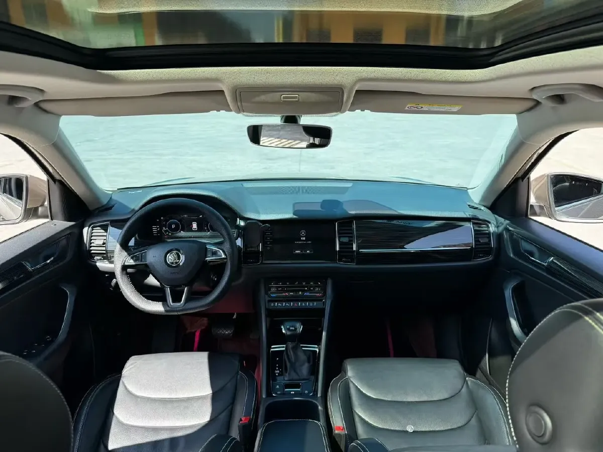 2021 Skoda Kodiak 2.0T 186HP L4 7DCT,autocango,china used car exporter,china ev exporter,chinese used car exporter,chinese used ev exporter