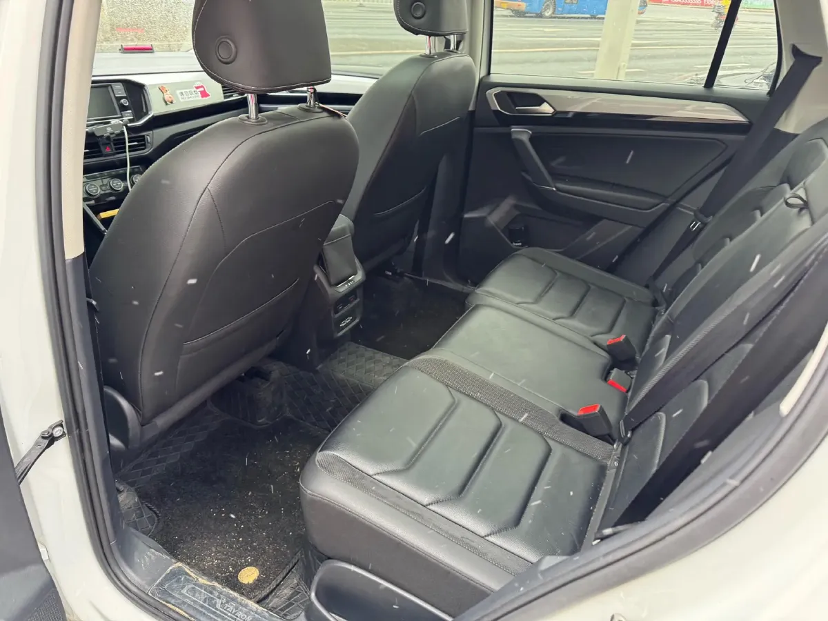 2019 Jeep Cherokee 2.0T 234HP L4 9AT,autocango,china used car exporter,china ev exporter,chinese used car exporter,chinese used ev exporter