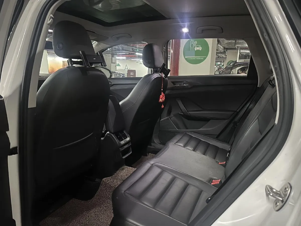 2019 MINI MINI 1.5T 102HP L3 7DCT,autocango,china used car exporter,china ev exporter,chinese used car exporter,chinese used ev exporter