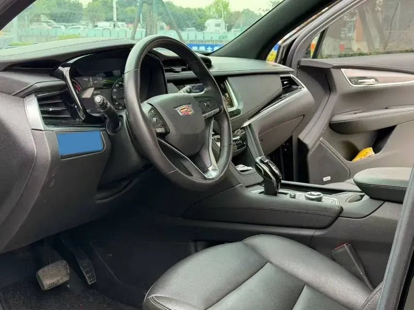 2022 Cadillac XT6 2.0T 237HP L4 9AT,autocango,china used car exporter,china ev exporter,chinese used car exporter,chinese used ev exporter