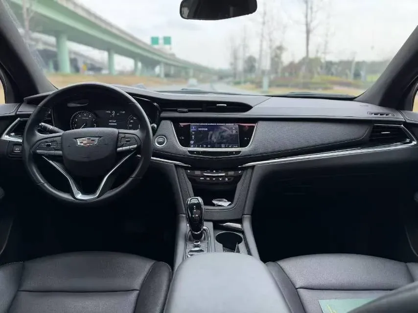 2022 Cadillac XT6 2.0T 237HP L4 9AT,autocango,china used car exporter,china ev exporter,chinese used car exporter,chinese used ev exporter