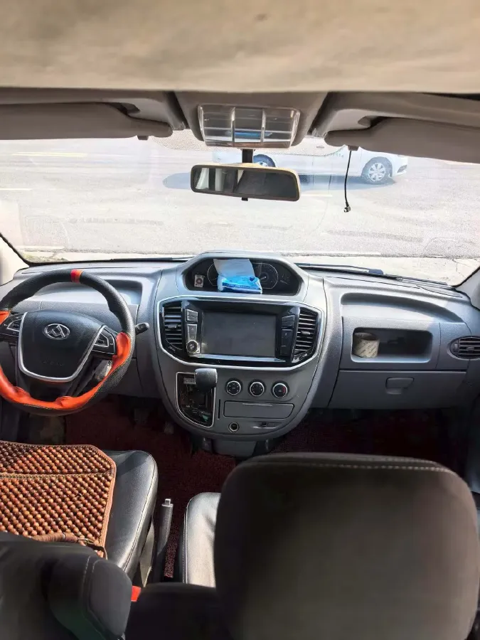 2018 MAXUS XinTu V80 2.5T 136HP L4 6MT,autocango,china used car exporter,china ev exporter,chinese used car exporter,chinese used ev exporter