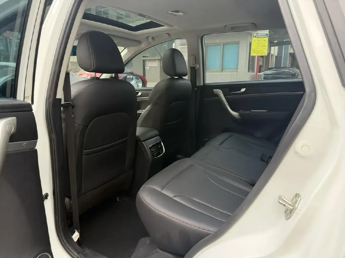 2019 Haval M6 1.5T 150HP L4 7DCT,autocango,china used car exporter,china ev exporter,chinese used car exporter,chinese used ev exporter