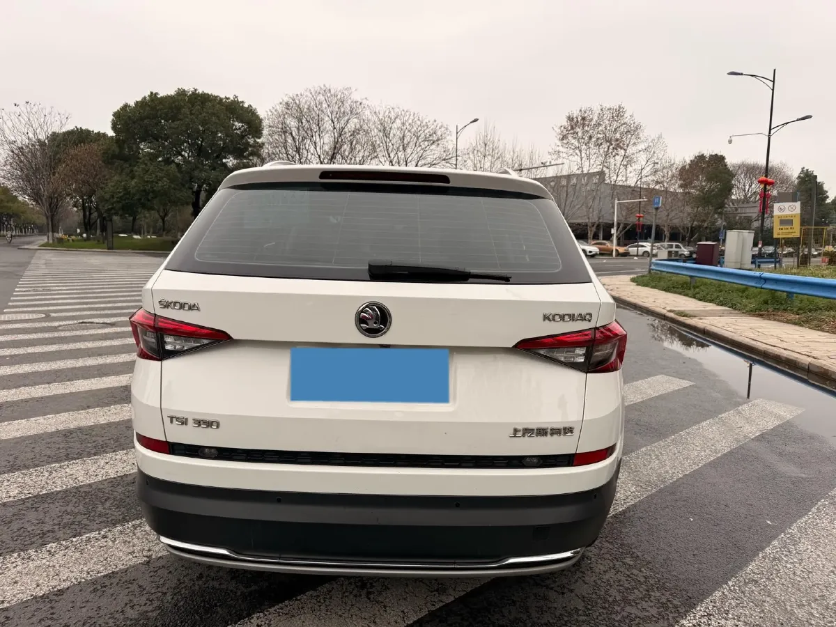 2017 Skoda Kodiak 1.8T 180HP L4 7DCT,autocango,china used car exporter,china ev exporter,chinese used car exporter,chinese used ev exporter