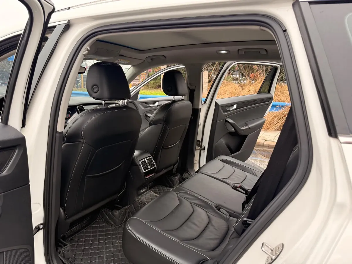 2017 Skoda Kodiak 1.8T 180HP L4 7DCT,autocango,china used car exporter,china ev exporter,chinese used car exporter,chinese used ev exporter