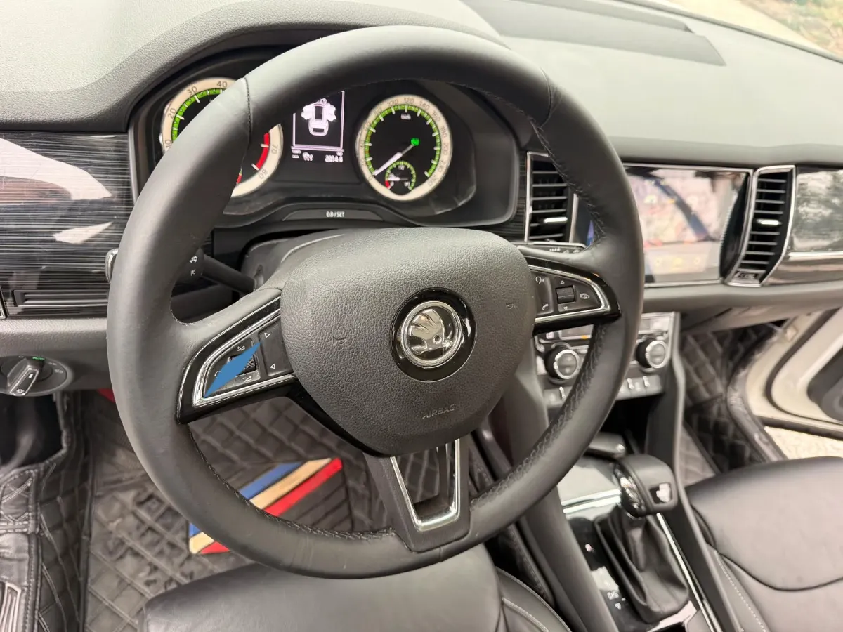 2017 Skoda Kodiak 1.8T 180HP L4 7DCT,autocango,china used car exporter,china ev exporter,chinese used car exporter,chinese used ev exporter