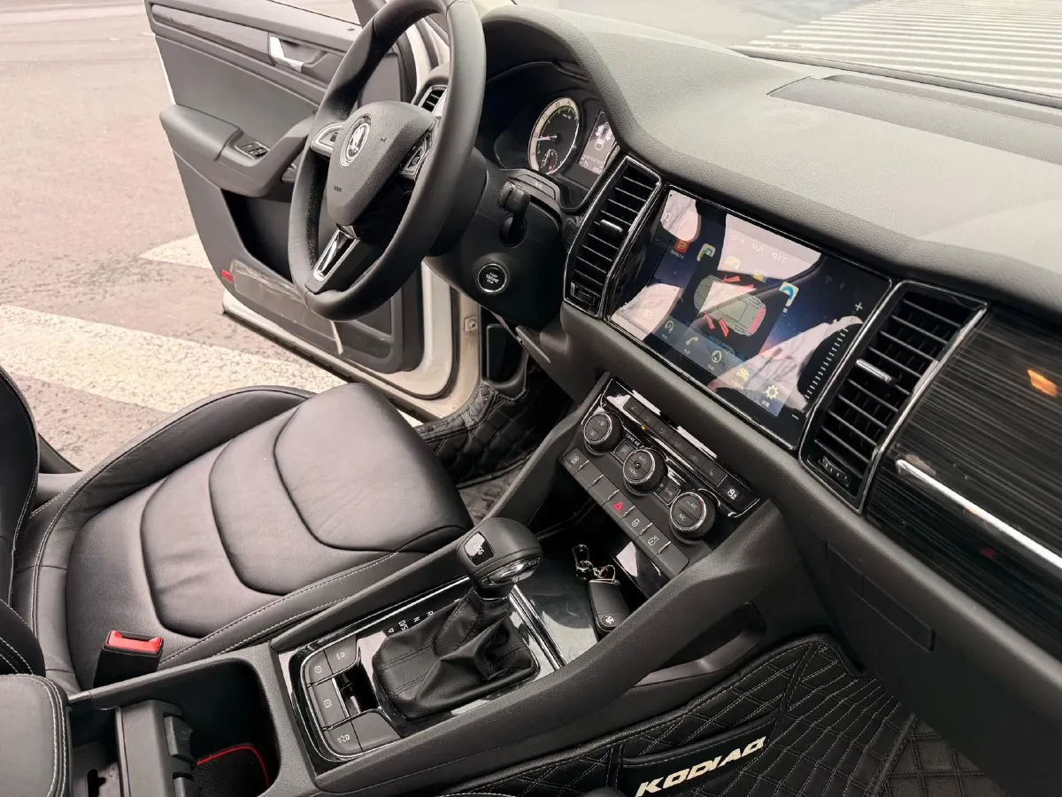 2017 Skoda Kodiak 1.8T 180HP L4 7DCT,autocango,china used car exporter,china ev exporter,chinese used car exporter,chinese used ev exporter