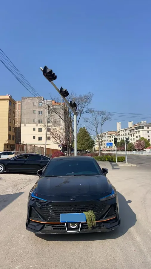 2022 ChangAn UNI-V 1.5T 188HP L4 7DCT,autocango,china used car exporter,china ev exporter,chinese used car exporter,chinese used ev exporter