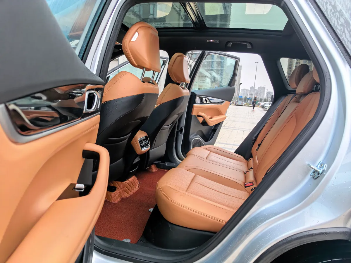 2025 Geely StarRay 1.5T 181HP L4 7DCT,autocango,china used car exporter,china ev exporter,chinese used car exporter,chinese used ev exporter