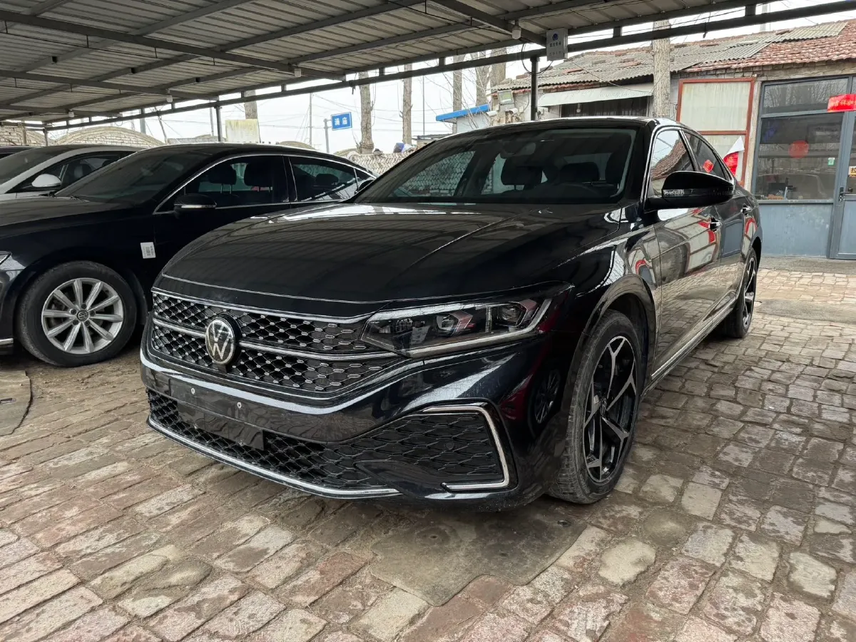 2025 Volkswagen Passat 2.0T 186HP L4 7DCT,autocango,china used car exporter,china ev exporter,chinese used car exporter,chinese used ev exporter