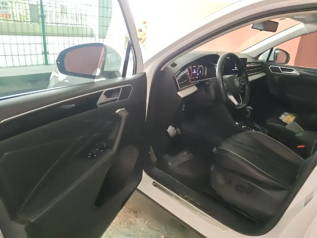 2023 Volkswagen Tiguan L 1.5T 160HP L4 7DCT,autocango,china used car exporter,china ev exporter,chinese used car exporter,chinese used ev exporter