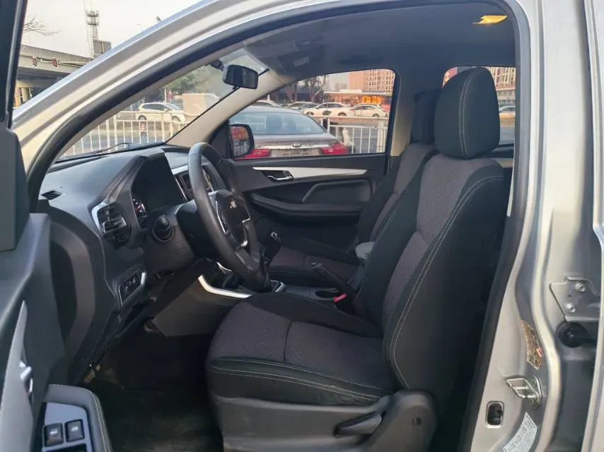 2022 Isuzu RE-MAX Jim 2.8T 120HP L4 5MT,autocango,china used car exporter,china ev exporter,chinese used car exporter,chinese used ev exporter