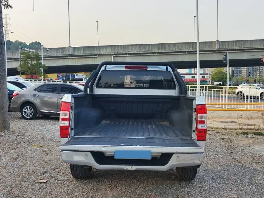 2022 Isuzu RE-MAX Jim 2.8T 120HP L4 5MT,autocango,china used car exporter,china ev exporter,chinese used car exporter,chinese used ev exporter