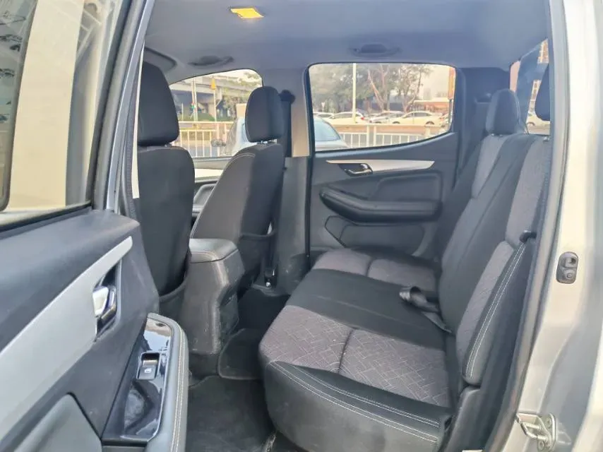 2022 Isuzu RE-MAX Jim 2.8T 120HP L4 5MT,autocango,china used car exporter,china ev exporter,chinese used car exporter,chinese used ev exporter