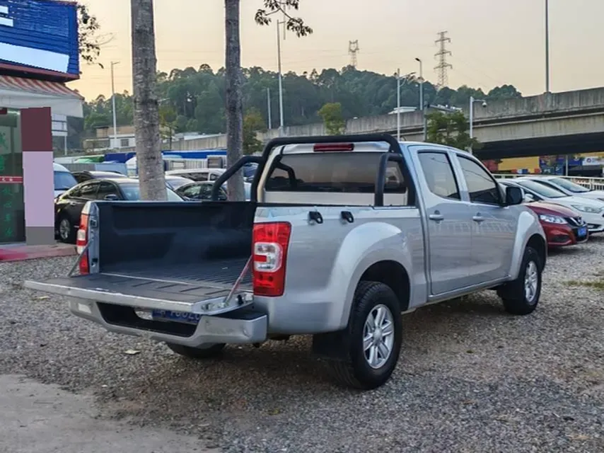 2022 Isuzu RE-MAX Jim 2.8T 120HP L4 5MT,autocango,china used car exporter,china ev exporter,chinese used car exporter,chinese used ev exporter