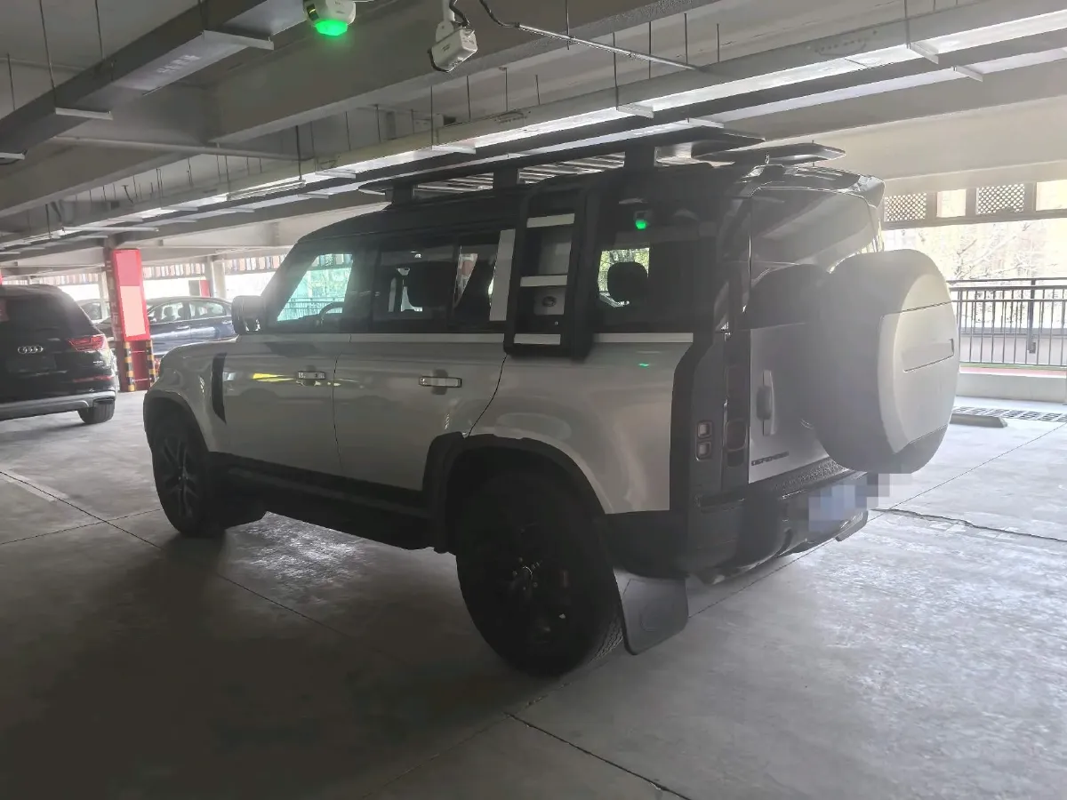 2020 Land Rover Defender 3.0T 400HP L6 8AT,autocango,china used car exporter,china ev exporter,chinese used car exporter,chinese used ev exporter