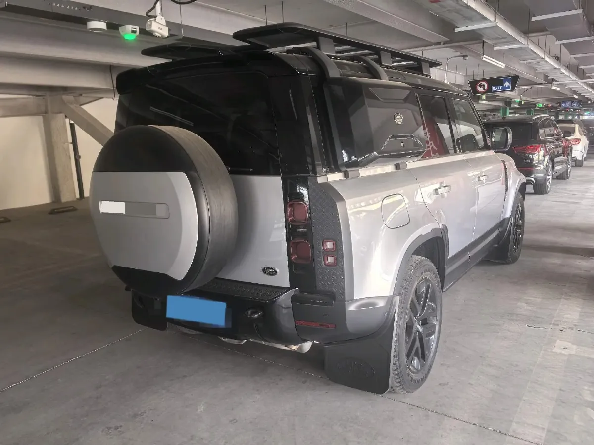 2020 Land Rover Defender 3.0T 400HP L6 8AT,autocango,china used car exporter,china ev exporter,chinese used car exporter,chinese used ev exporter