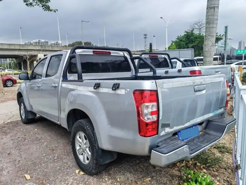 2022 Isuzu RE-MAX Jim 2.8T 120HP L4 5MT,autocango,china used car exporter,china ev exporter,chinese used car exporter,chinese used ev exporter