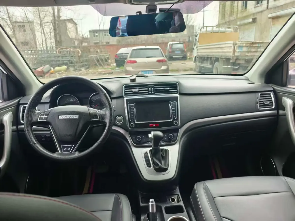 2019 Haval M6 1.5T 150HP L4 7DCT,autocango,china used car exporter,china ev exporter,chinese used car exporter,chinese used ev exporter