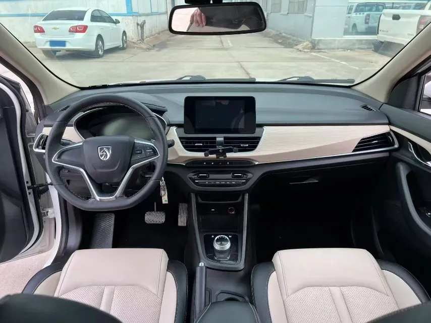 2018 BaoJun 530 1.5T 150HP L4 6MT,autocango,china used car exporter,china ev exporter,chinese used car exporter,chinese used ev exporter