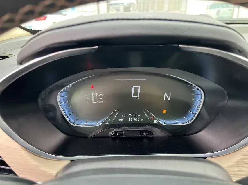 2018 BaoJun 530 1.5T 150HP L4 6MT,autocango,china used car exporter,china ev exporter,chinese used car exporter,chinese used ev exporter