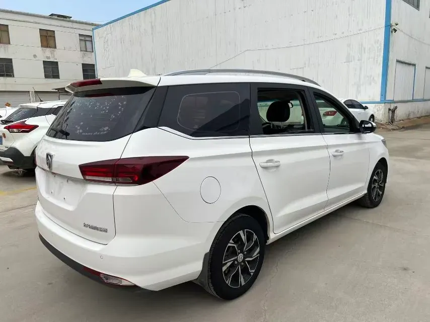 2018 BaoJun 530 1.5T 150HP L4 6MT,autocango,china used car exporter,china ev exporter,chinese used car exporter,chinese used ev exporter
