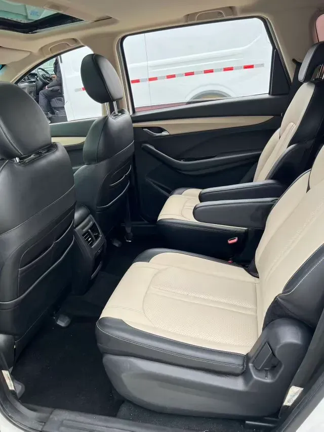 2018 BaoJun 530 1.5T 150HP L4 6MT,autocango,china used car exporter,china ev exporter,chinese used car exporter,chinese used ev exporter