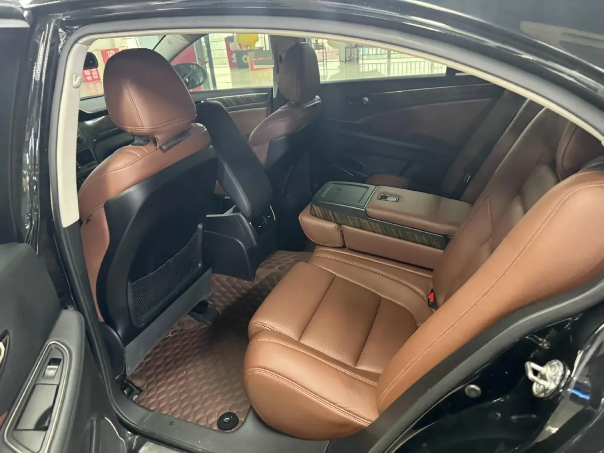 2021 HongQi H7 1.8T 188HP L4 6AT,autocango,china used car exporter,china ev exporter,chinese used car exporter,chinese used ev exporter
