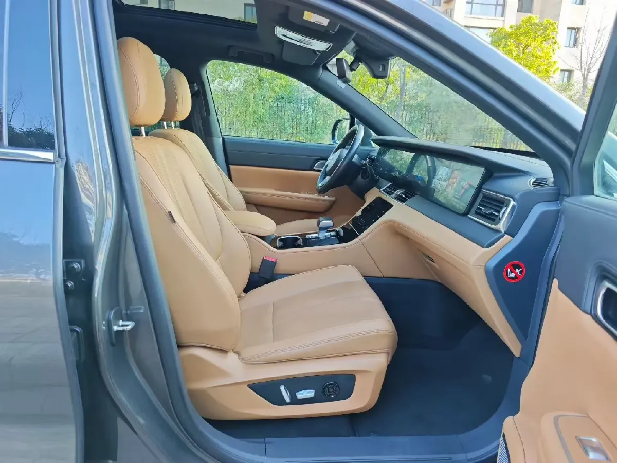 2020 Li ONE Range Extended 131HP REEV 40.5KWH,autocango,china used car exporter,china ev exporter,chinese used car exporter,chinese used ev exporter