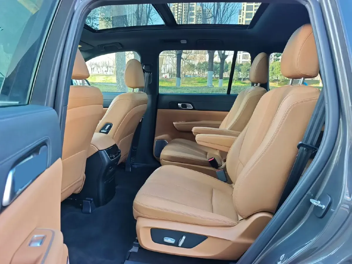 2020 Li ONE Range Extended 131HP REEV 40.5KWH,autocango,china used car exporter,china ev exporter,chinese used car exporter,chinese used ev exporter