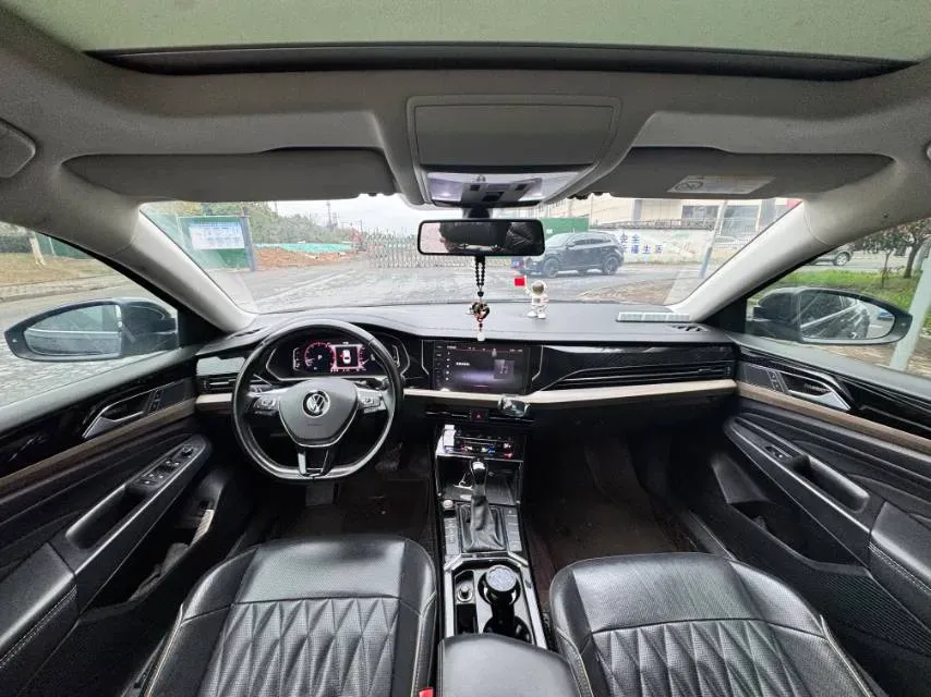 2021 Volkswagen Passat 2.0T 186HP L4 7DCT,autocango,china used car exporter,china ev exporter,chinese used car exporter,chinese used ev exporter