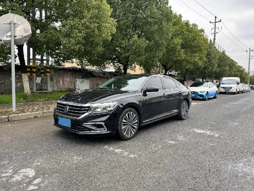 2021 Volkswagen Passat 2.0T 186HP L4 7DCT,autocango,china used car exporter,china ev exporter,chinese used car exporter,chinese used ev exporter
