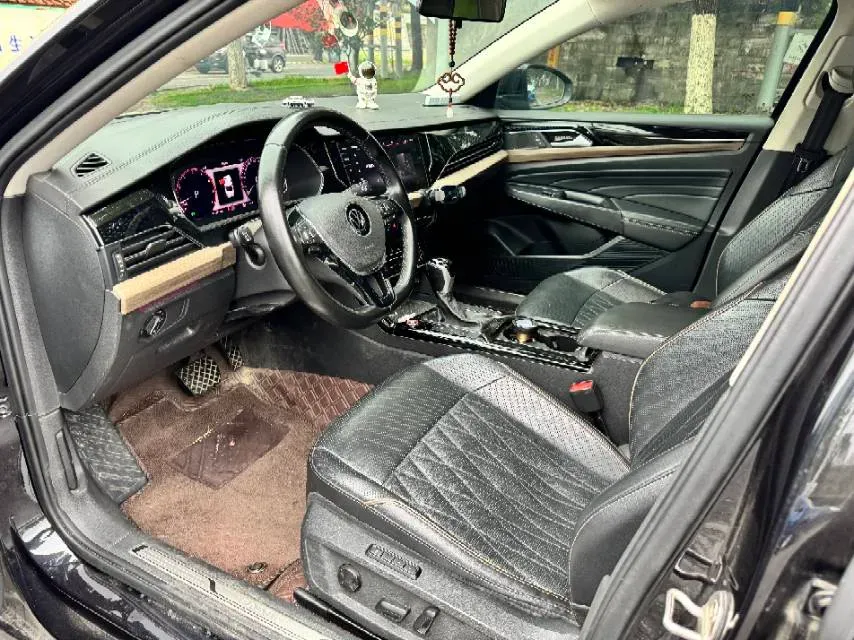 2021 Volkswagen Passat 2.0T 186HP L4 7DCT,autocango,china used car exporter,china ev exporter,chinese used car exporter,chinese used ev exporter