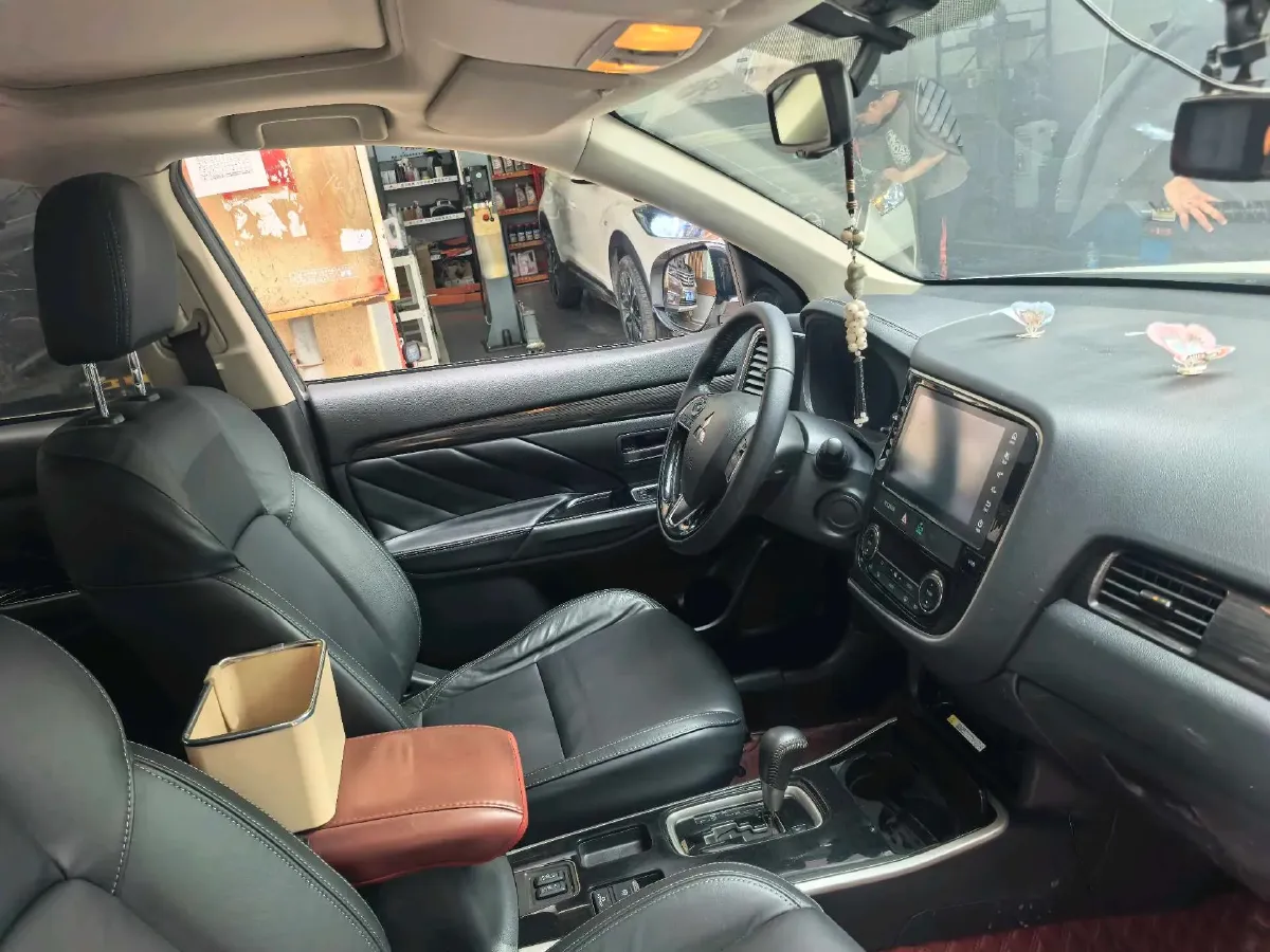 2019 Mitsubishi Outlander 2.0L 166HP L4 CVT,autocango,china used car exporter,china ev exporter,chinese used car exporter,chinese used ev exporter