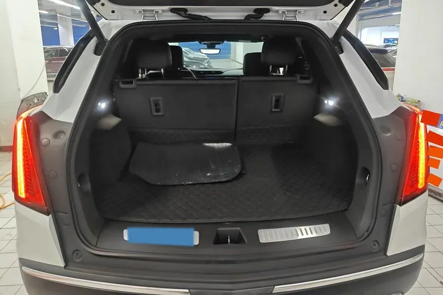 2021 Cadillac XT5 2.0T 237HP L4 9AT,autocango,china used car exporter,china ev exporter,chinese used car exporter,chinese used ev exporter