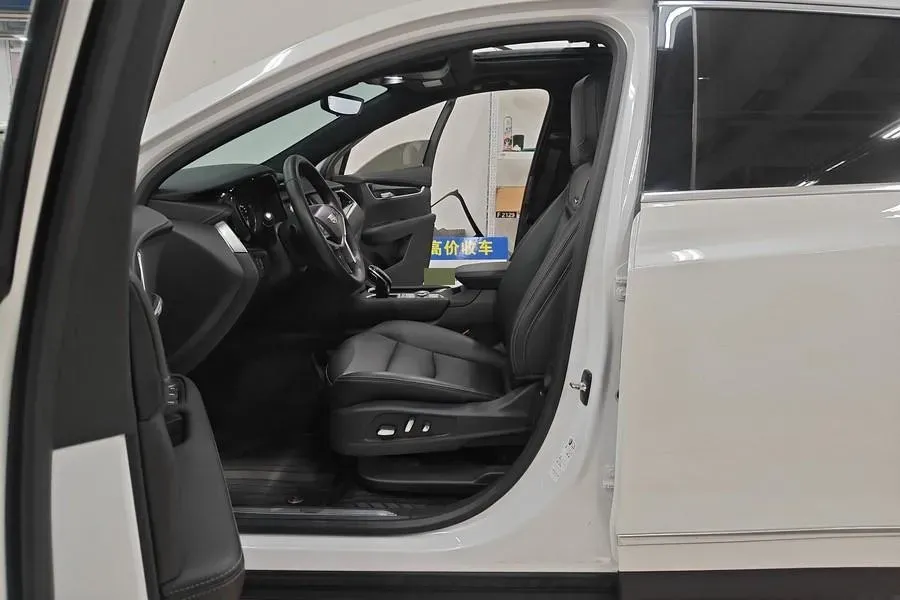 2021 Cadillac XT5 2.0T 237HP L4 9AT,autocango,china used car exporter,china ev exporter,chinese used car exporter,chinese used ev exporter