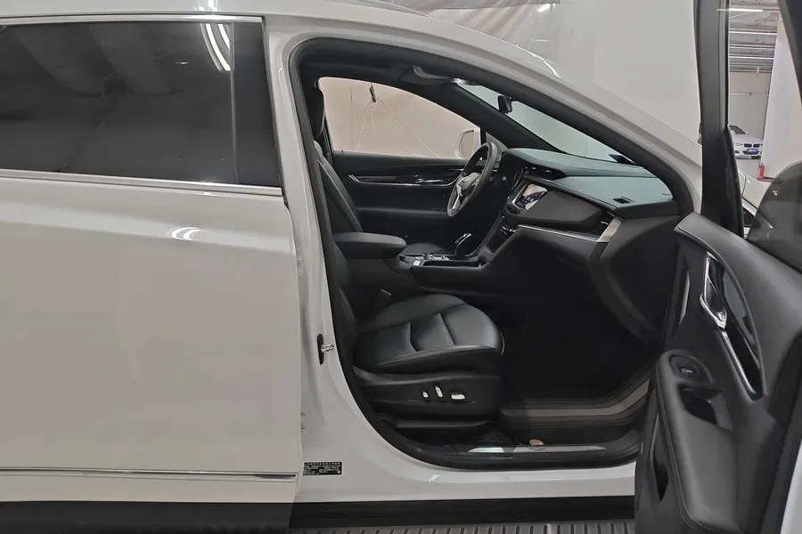 2021 Cadillac XT5 2.0T 237HP L4 9AT,autocango,china used car exporter,china ev exporter,chinese used car exporter,chinese used ev exporter