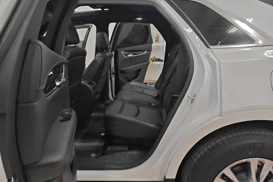 2021 Cadillac XT5 2.0T 237HP L4 9AT,autocango,china used car exporter,china ev exporter,chinese used car exporter,chinese used ev exporter